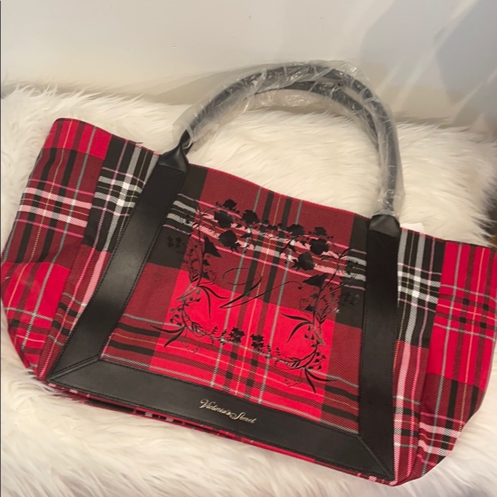 VICTORIA’S SECRET TOTE BAG RED BLACK PLAID NWT - Picture 1 of 9